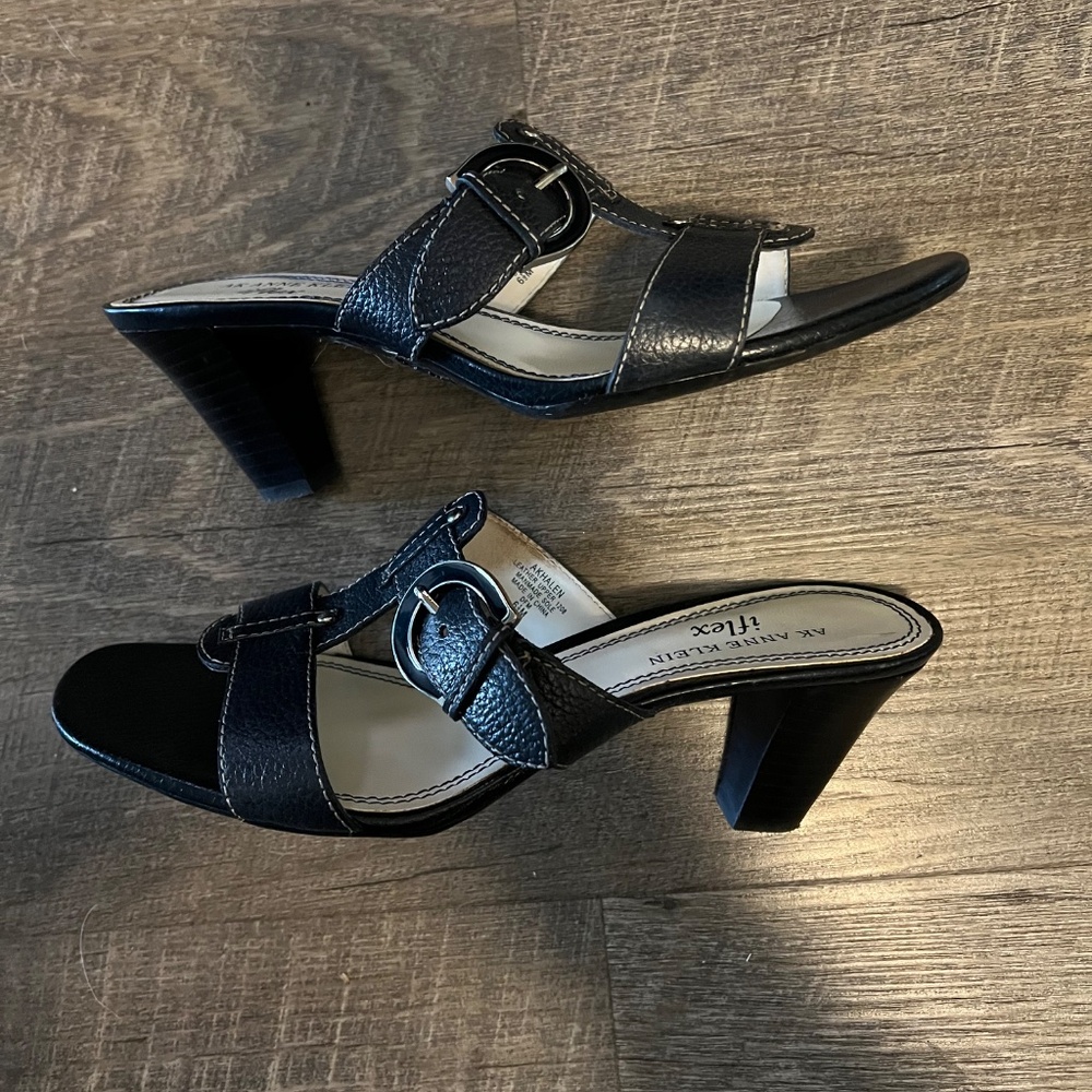 Anne Klein Halen Navy Leather Slip-On Sandals - Picture 4 of 10